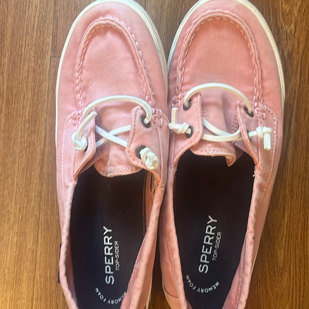 Women’s Pink Sperry Slip on